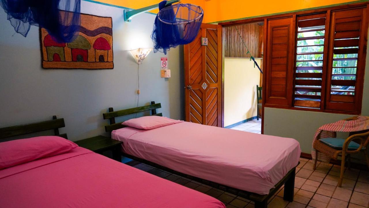 Cabinas Guarana Puerto Viejo de Talamanca Bagian luar foto